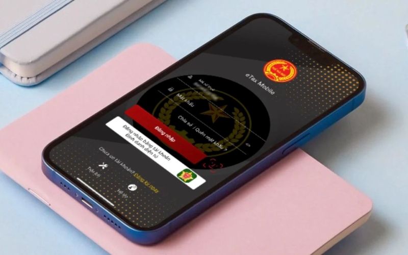 Cá nhân kê khai thuế lợi tức TNCN qua điện thoại và laptop