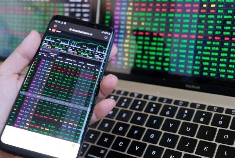 Nhà đầu tư tìm hiểu các loại lệnh ATO, ATC, LO, MP trên màn hình giao dịch