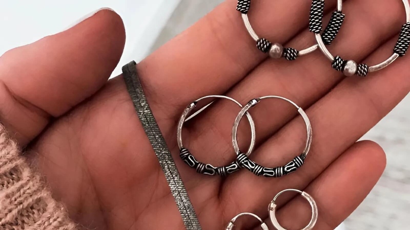 Nhẫn bạc bị đen nhẹ sau khi đốt