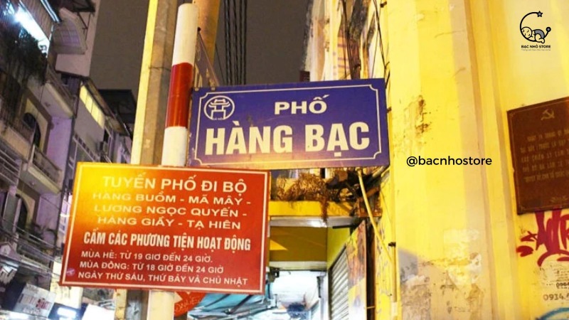 Phố Hàng Bạc cổ kính Hà Nội