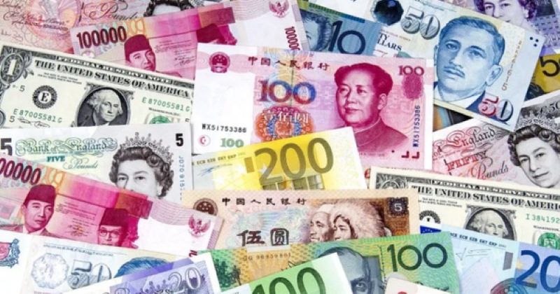 So sánh quốc gia tự in tiền và quốc gia phải thuê in tiền