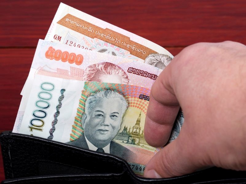 So sánh tiền Việt Nam với đồng Kip Lào và Riel Campuchia