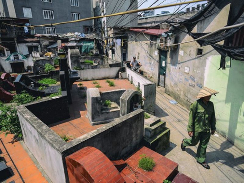 Mảnh đất cuối đường cụt gần nghĩa trang hình tam giác