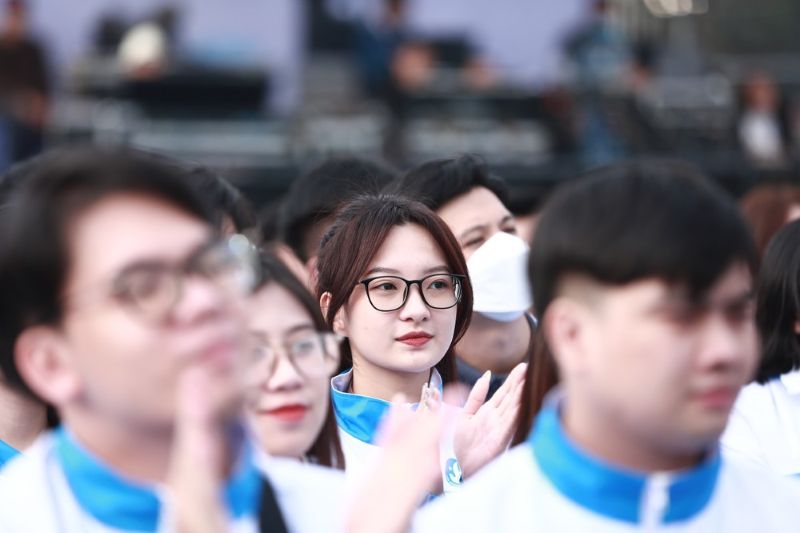 Các nhân tố ảnh hưởng đến chi tiêu của sinh viên